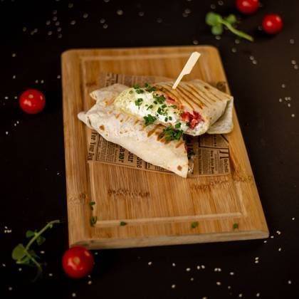 Tortiljas vraps ar fitaki sieru