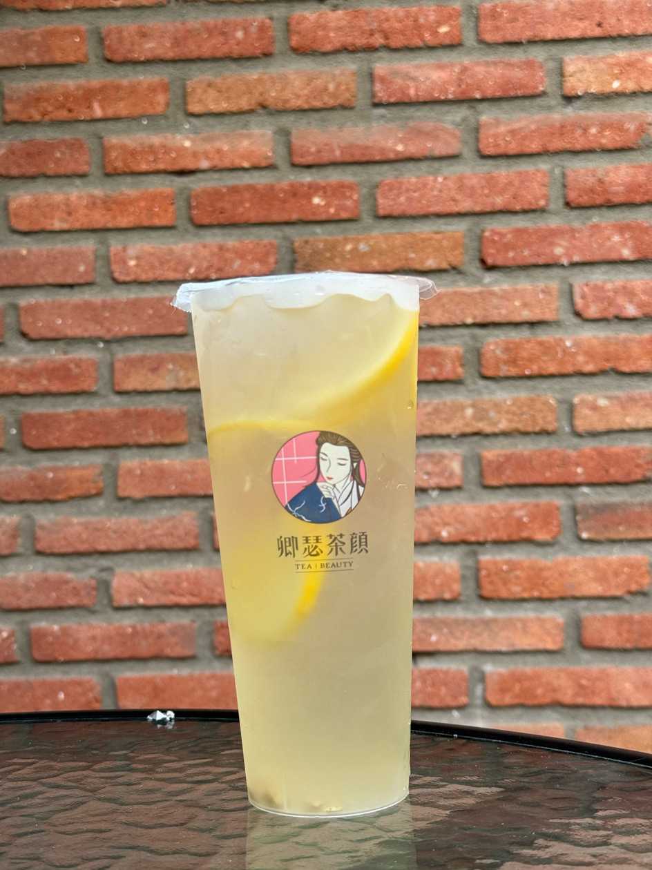 Lemonade (700M)