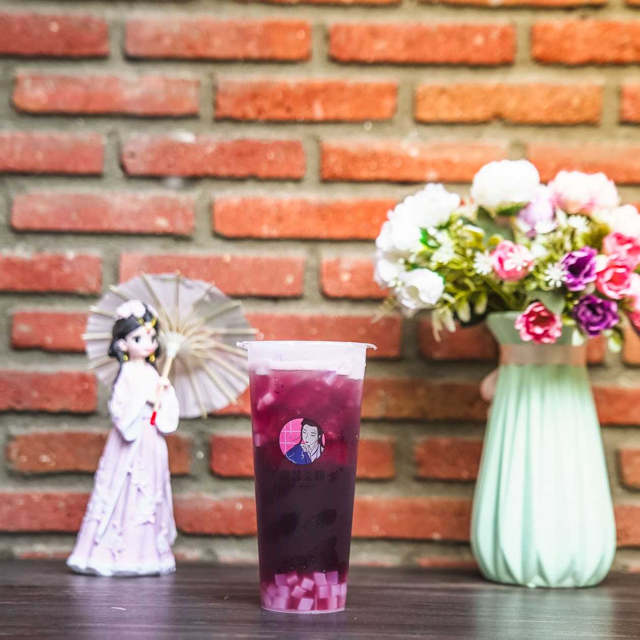 Grape Juice With Coconut Yogurt On Top (700Ml)