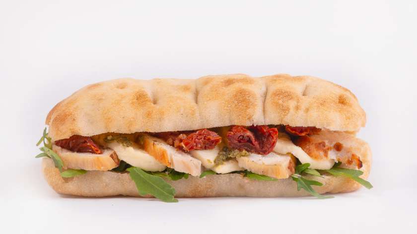 Focaccia z kurczakiem i mozzarellą