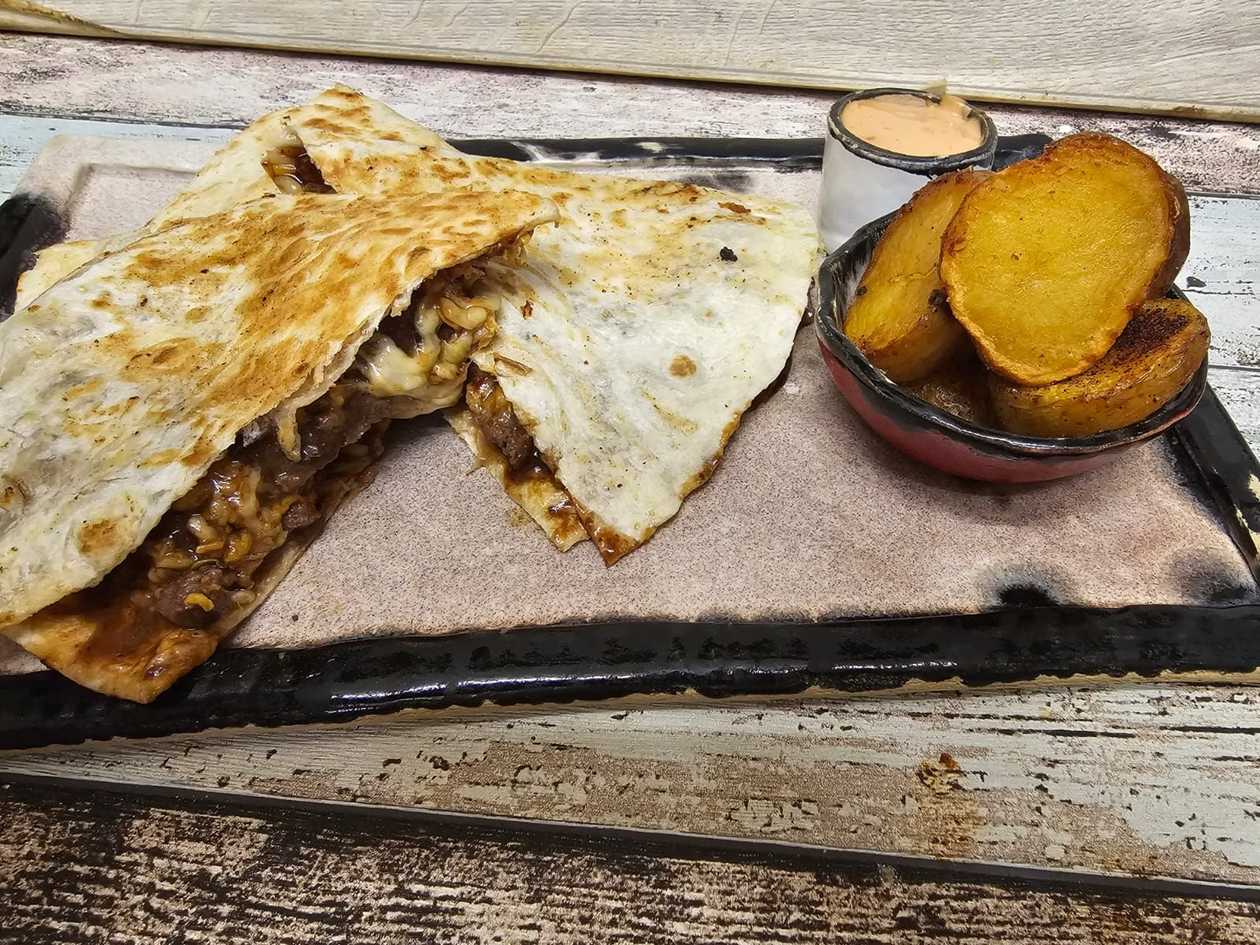 Quesadilla with beef burger