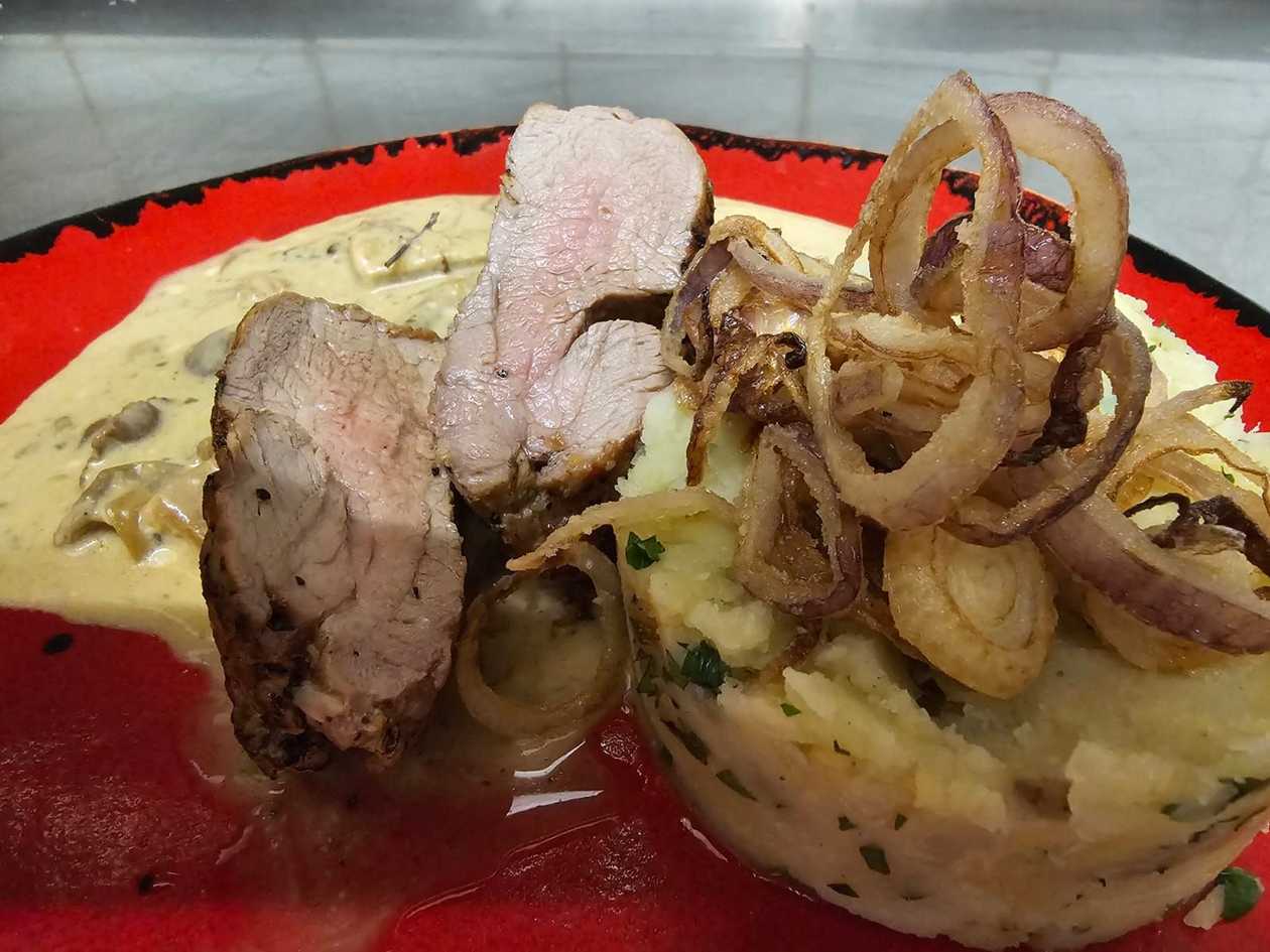PORK TENDERLOIN MEDALLIONS WITH CREAM MUSHROOM RAGU