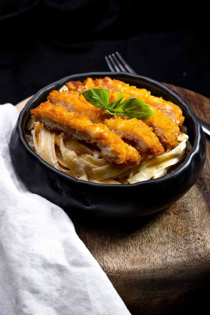 Tagliatelle Formaggi Cu Pui