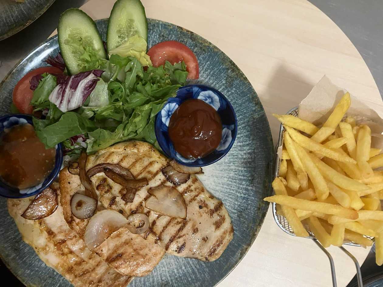 Grilled Chicken with Fries