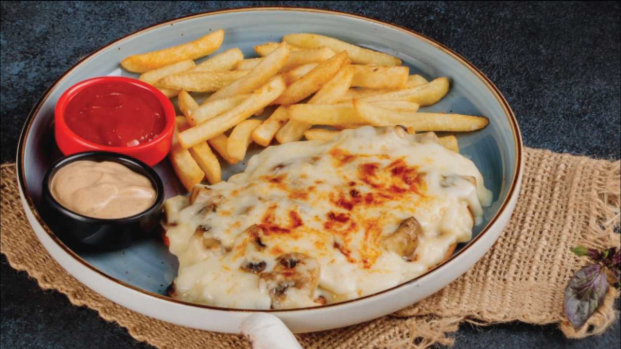 Chicken with bechamel sauce