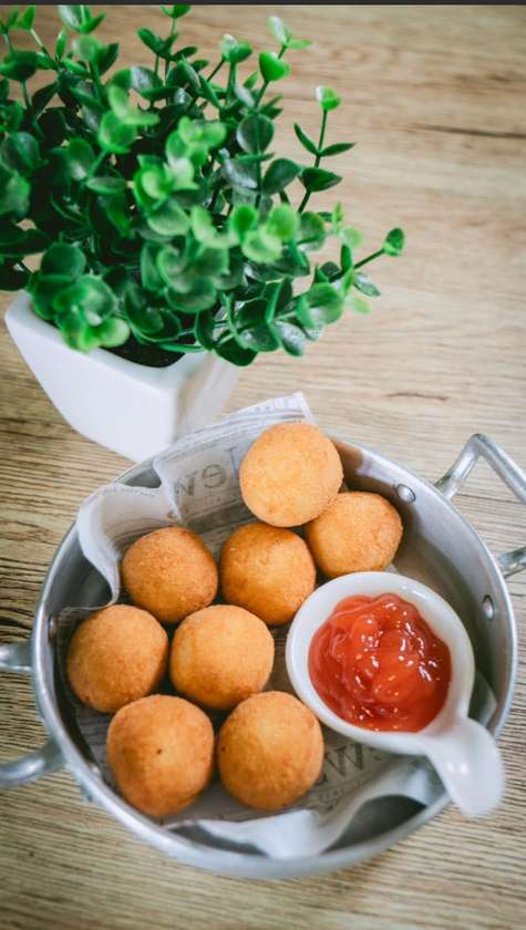 Bolinhas de Queijo Mozzarella com Molho Agridoce