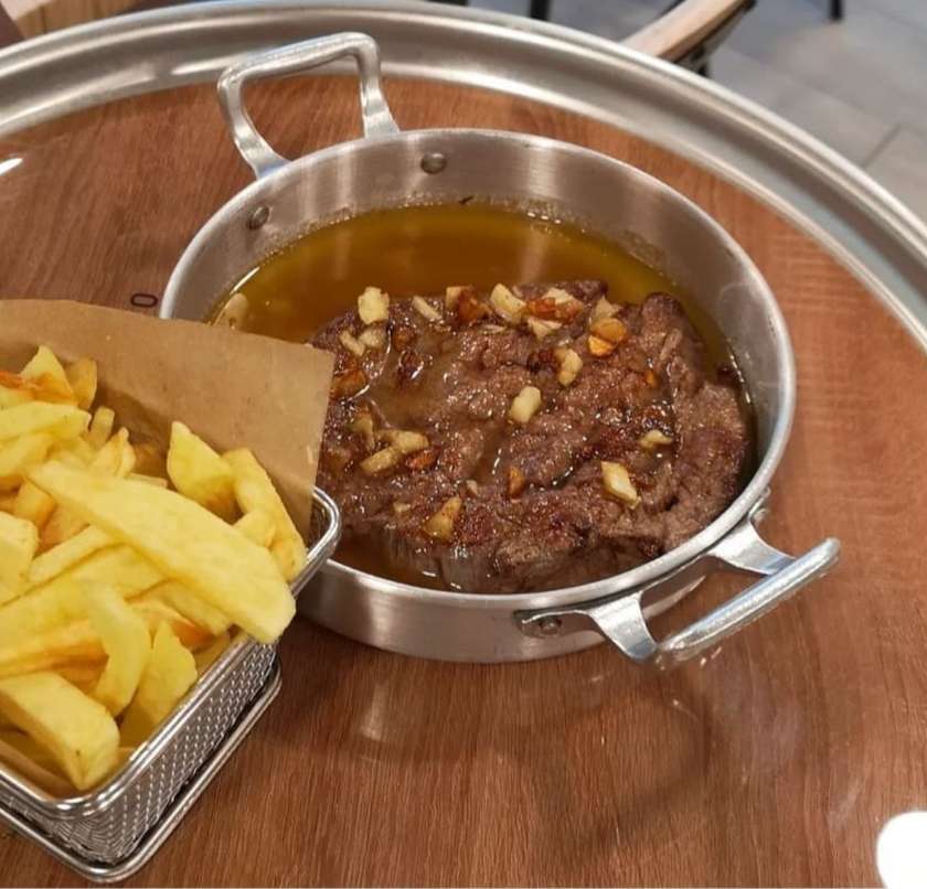 Bife do Lombo à Mercadilho com Batatas Fritas