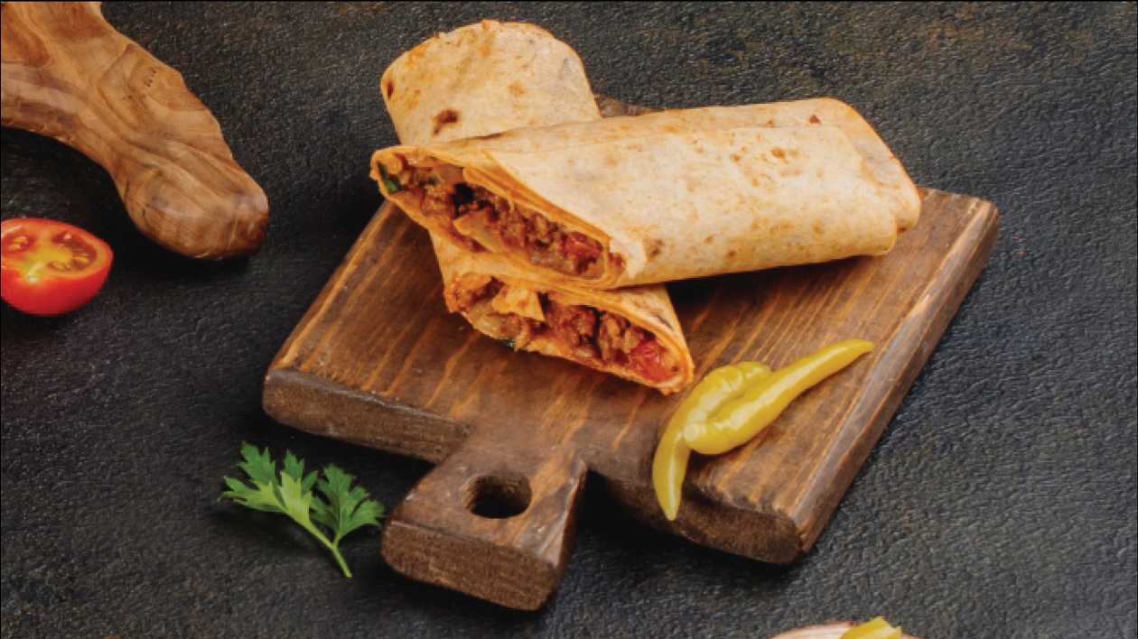 Tantuni between lavash