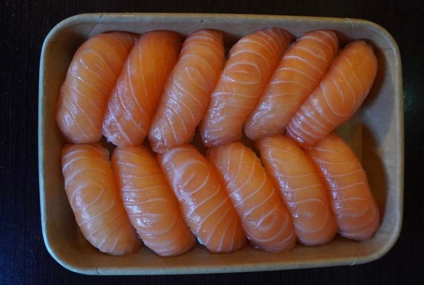 Nigiri salmão
