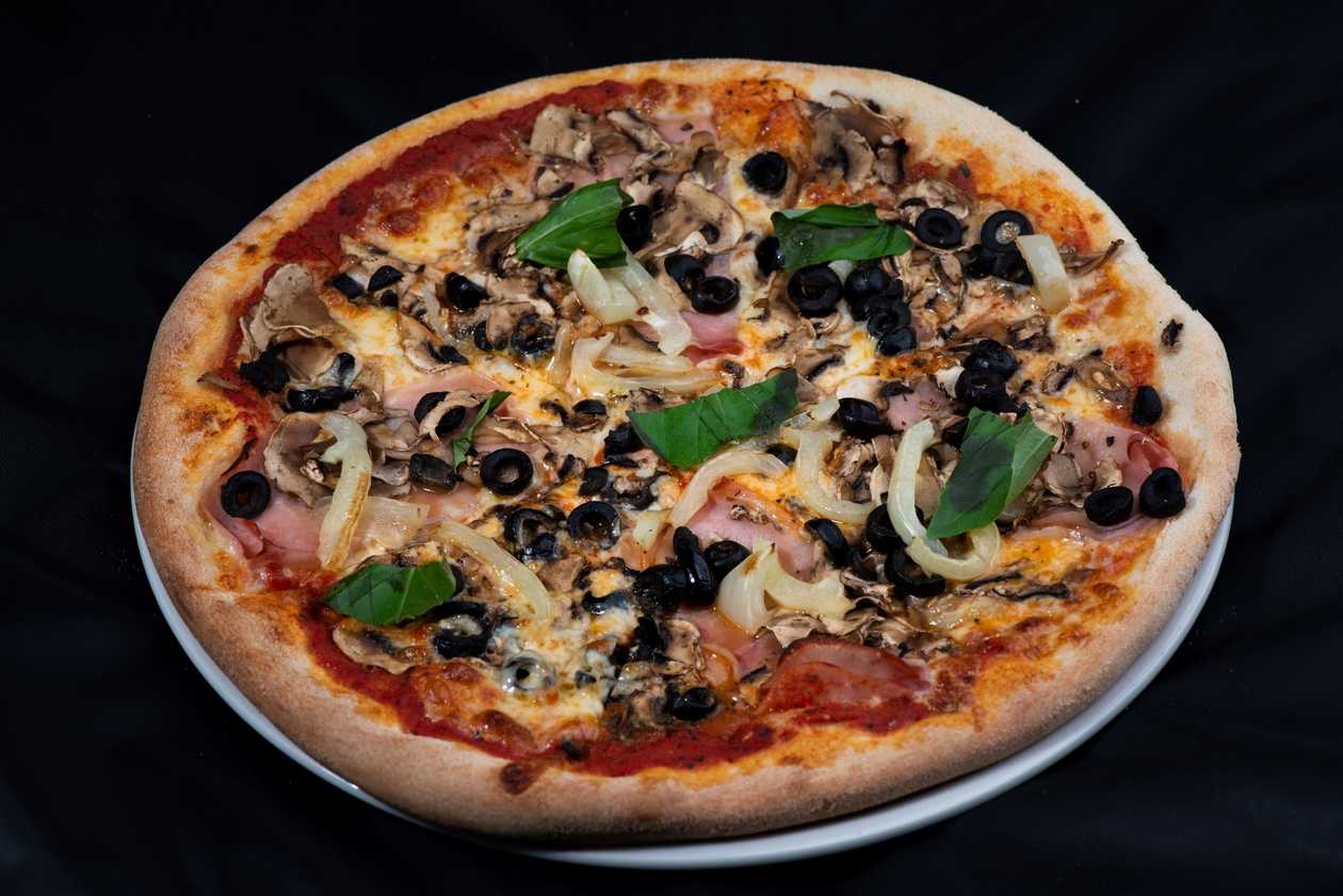 Capricciosa pizza
