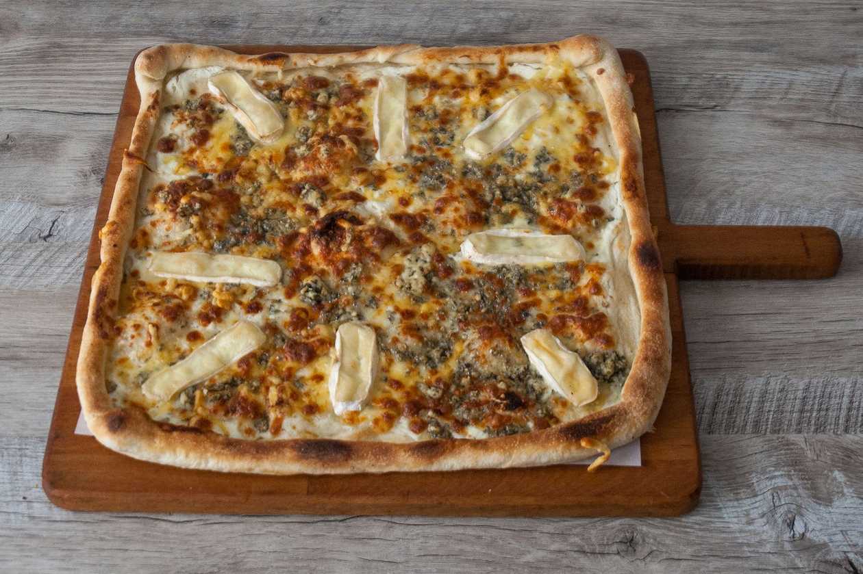 Quattro Formaggi Bianca