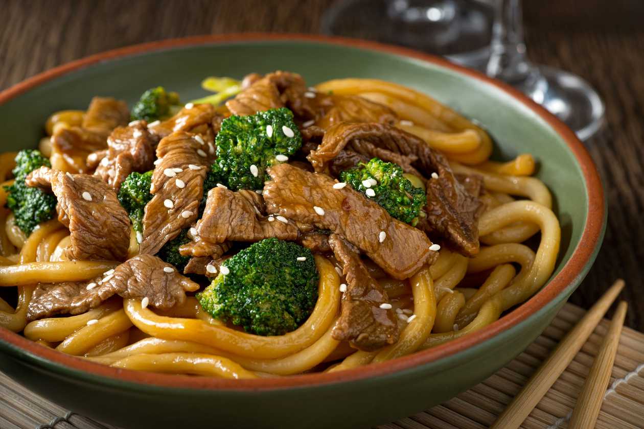 K037 Udon noodles with fried beef