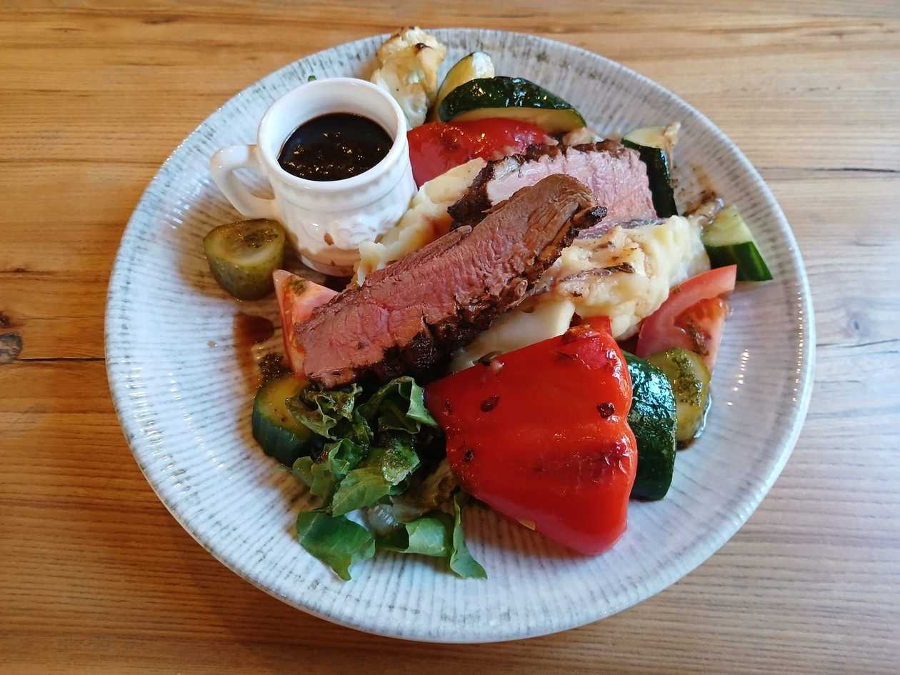 Pīles krūtiņa ar brūkleņu mērci. JAUNUMS!