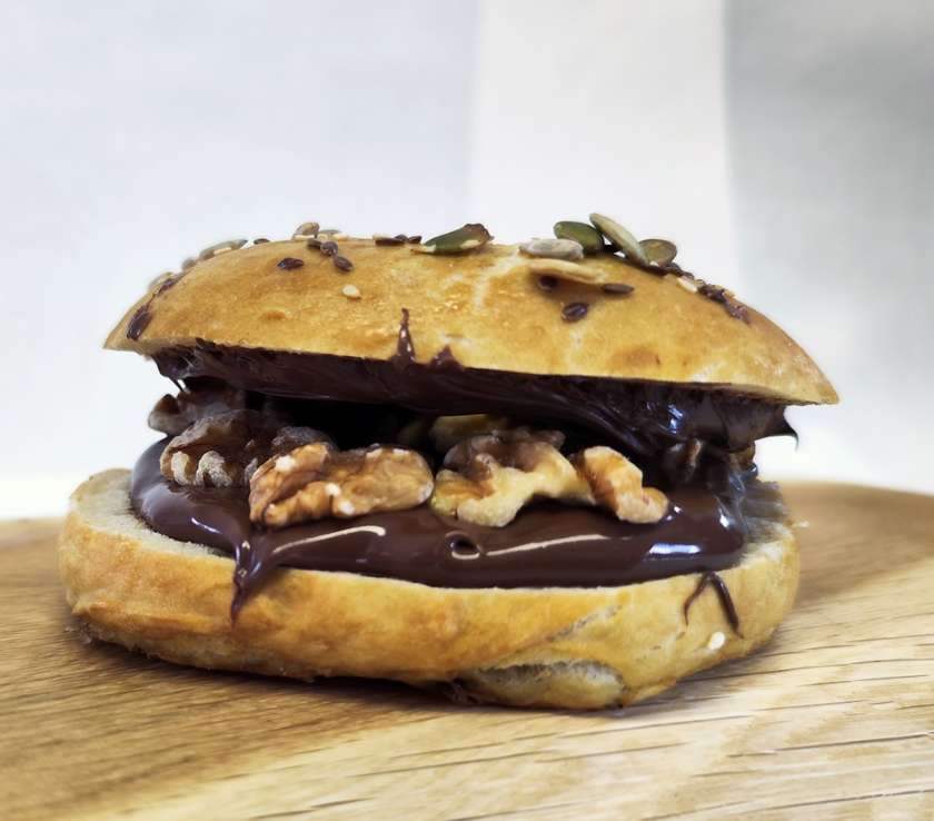 Chocolate-Walnut Bagel