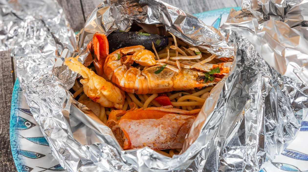 Spaghetti Scoglio Al Cartoccio