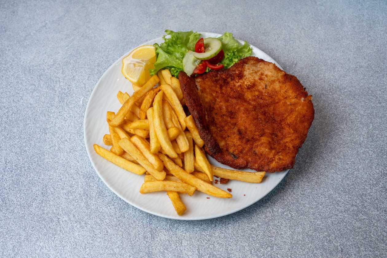 Cotoletta di Pollo and Chips