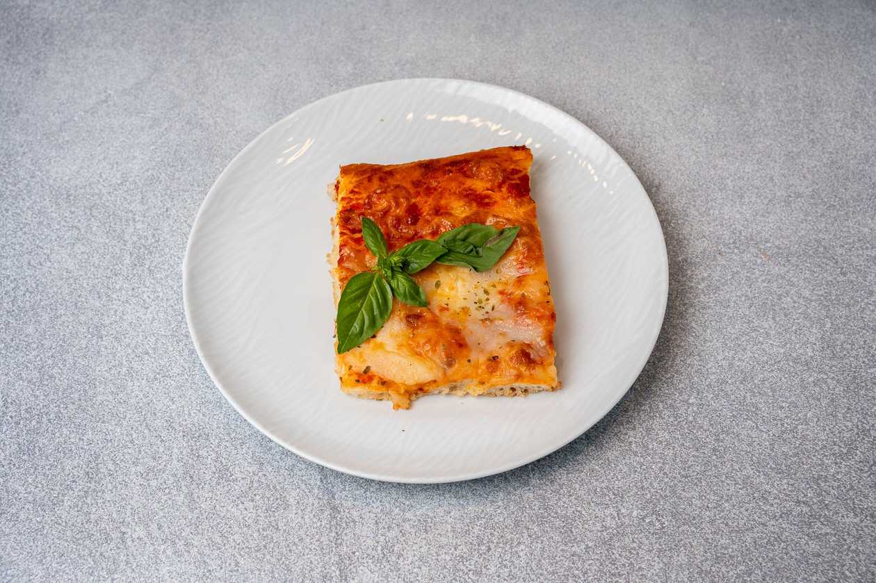 Trancio di Pizza in Teglia Farcita