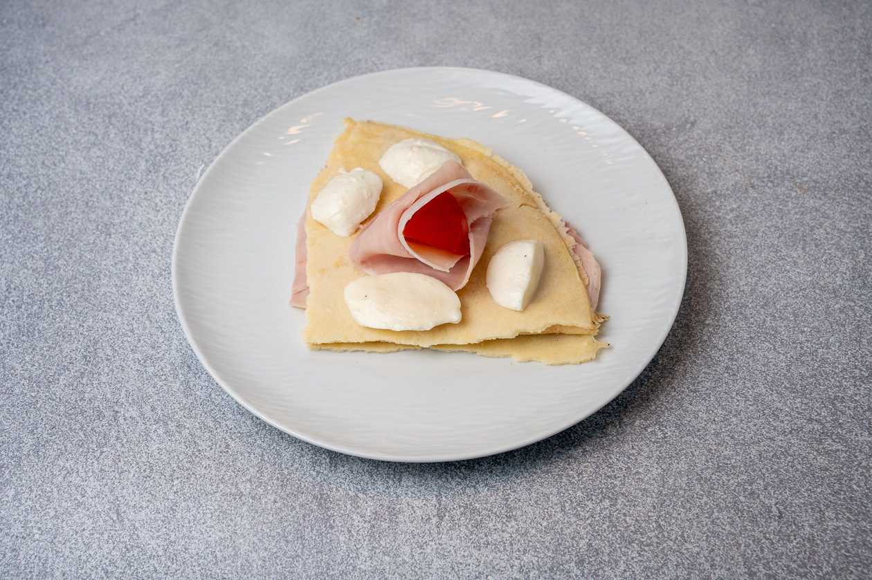 Crêpes con Prosciutto Crudo e Mozzarella