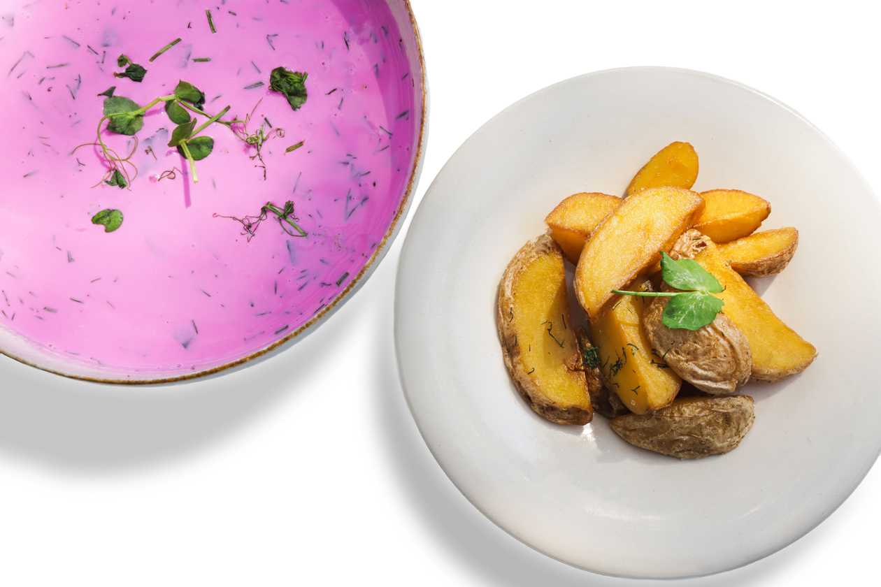 Colt beet soup with French fries