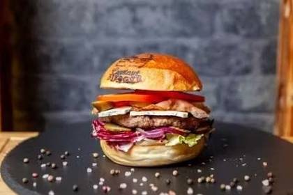 Gorgonzola bacon burger