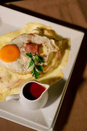 Special Chicken Francesinha