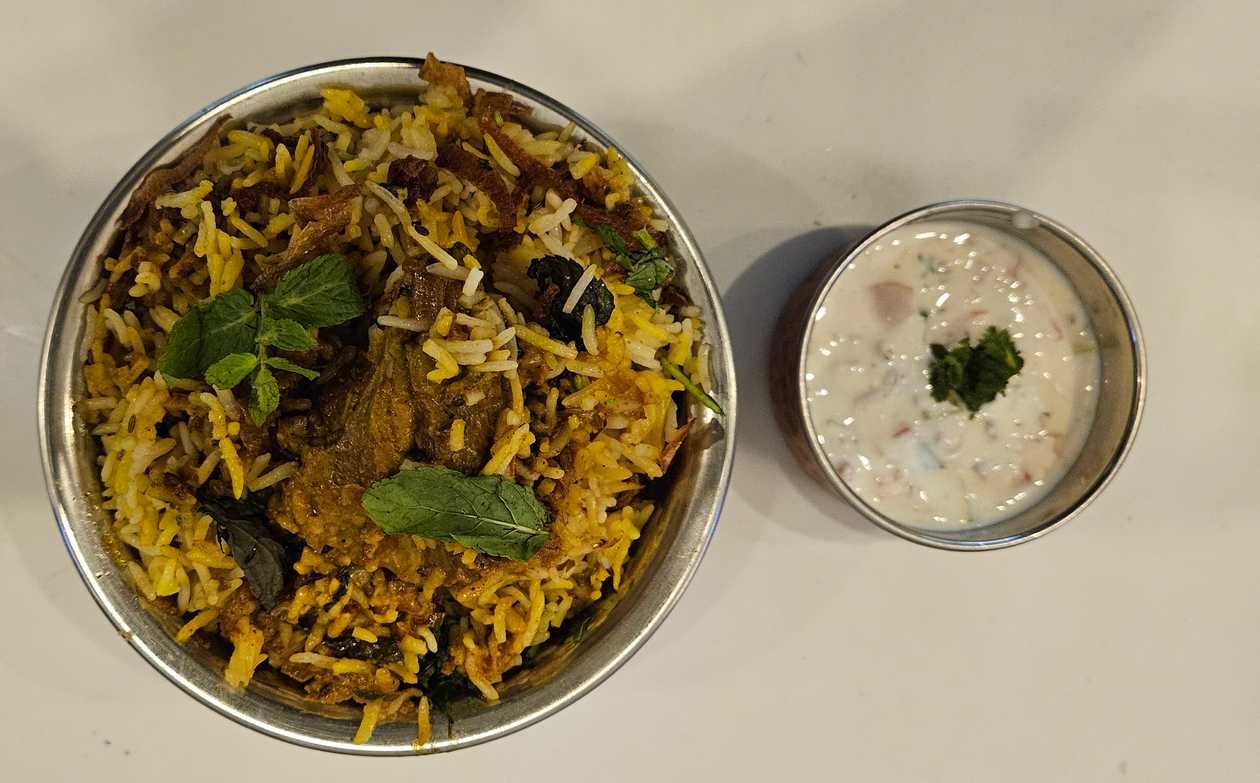 Lucknowi Motia Gosht (Mutton) Biryani