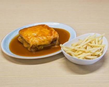 Francesinha Especial Completa