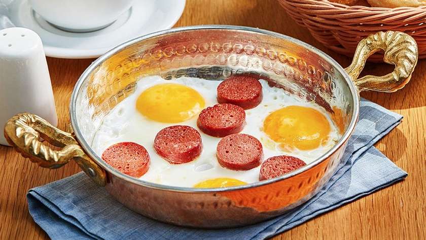 Omelet with sujuk