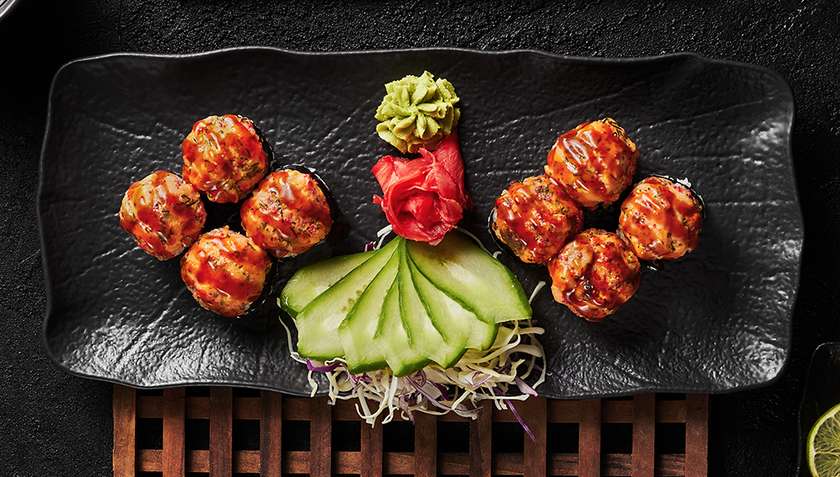 Grilled Salmon Futomaki Roll