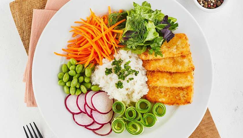 Asian style Salad with Fried Cheese and Edamame