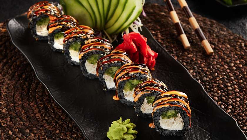 Black Spicy Chicken Roll