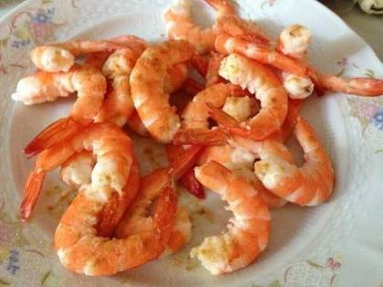 Creveti pane cu lamaie si sos aioli