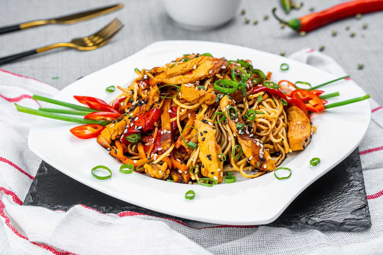 Noodles cu pui