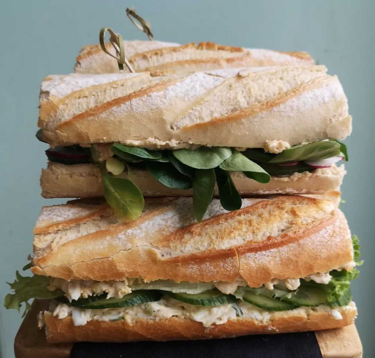 Baguette with Tomato, Mozzarella, Arugula and Pesto
