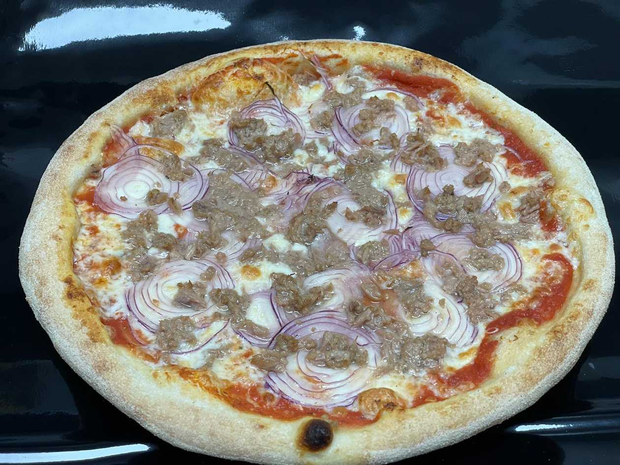 Tonno e cipolla pizza 45cm