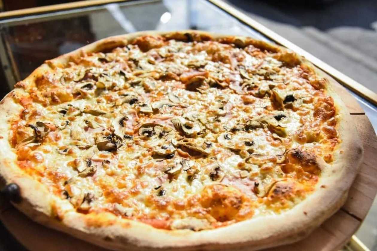 Prosciutto e funghi pizza 32cm