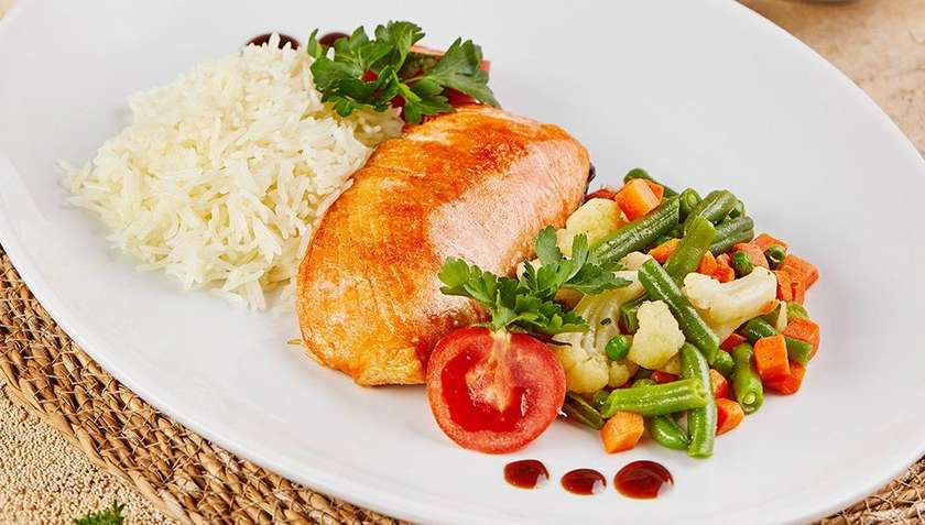Salmon with piquant sauce