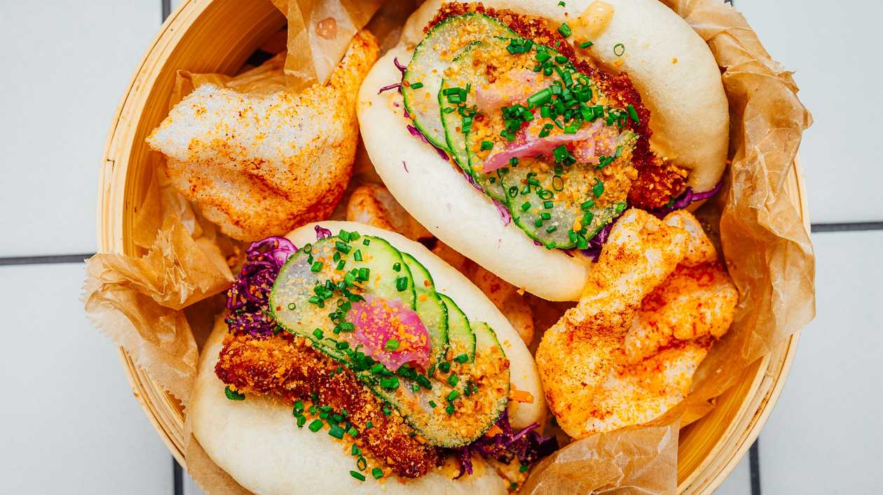 Crispy chicken Bao burger