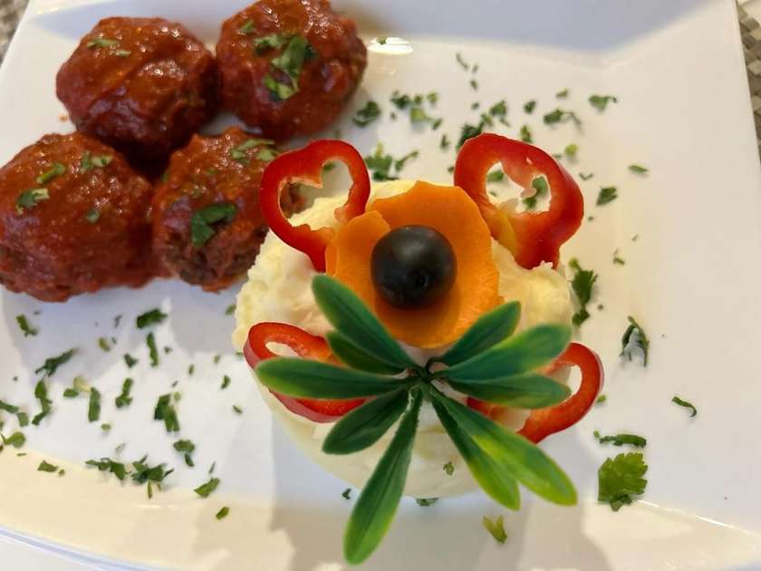 Chiftele marinate cu piure