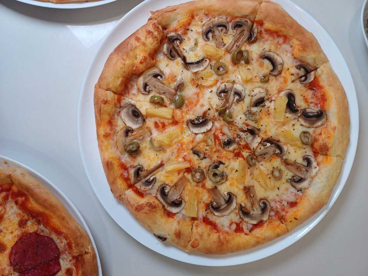 Hawaiian Pizza