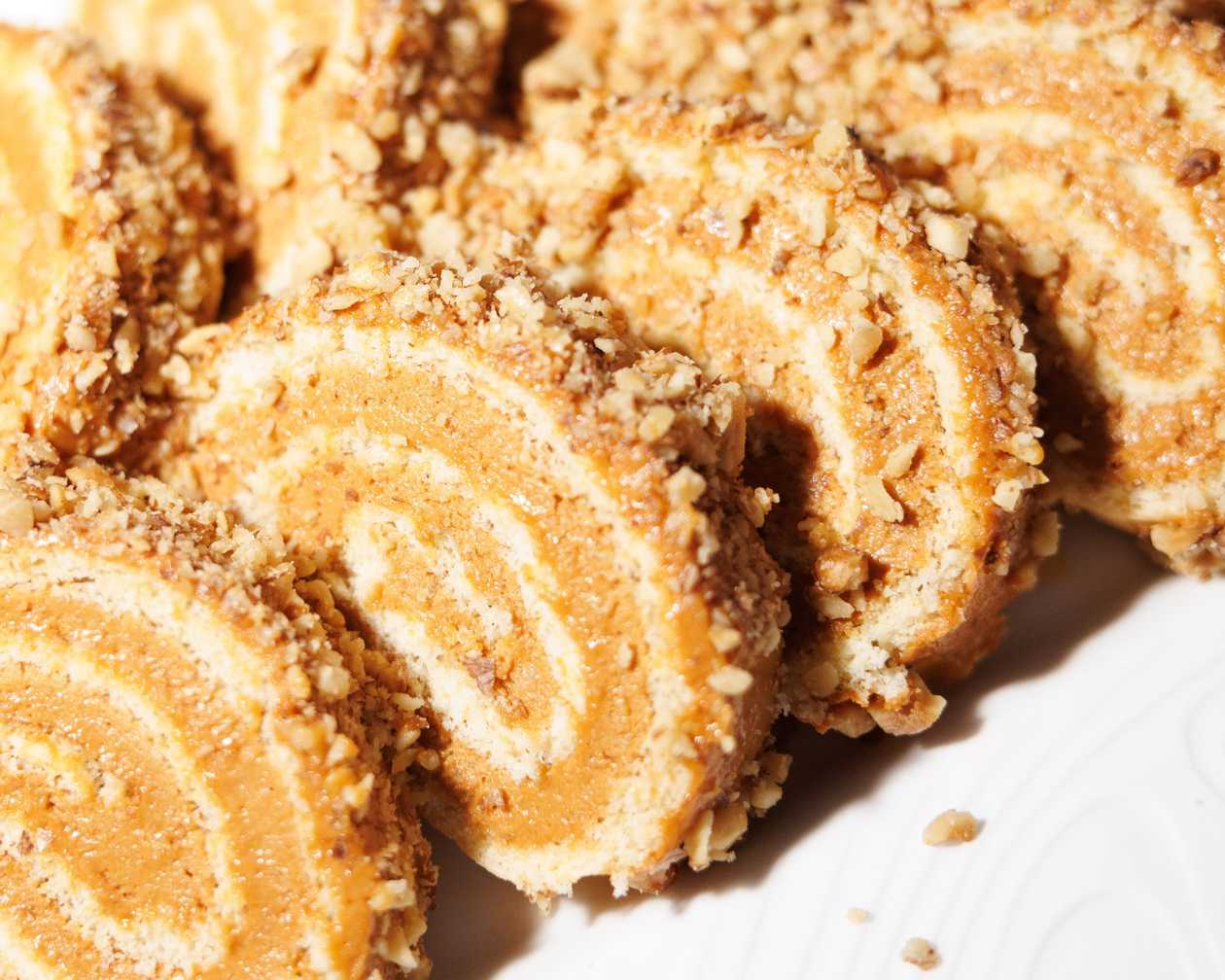 Roll with condensed milk