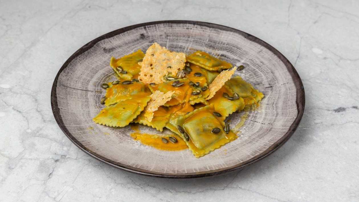 Ravioli Verdi con Funghi e Tartufo