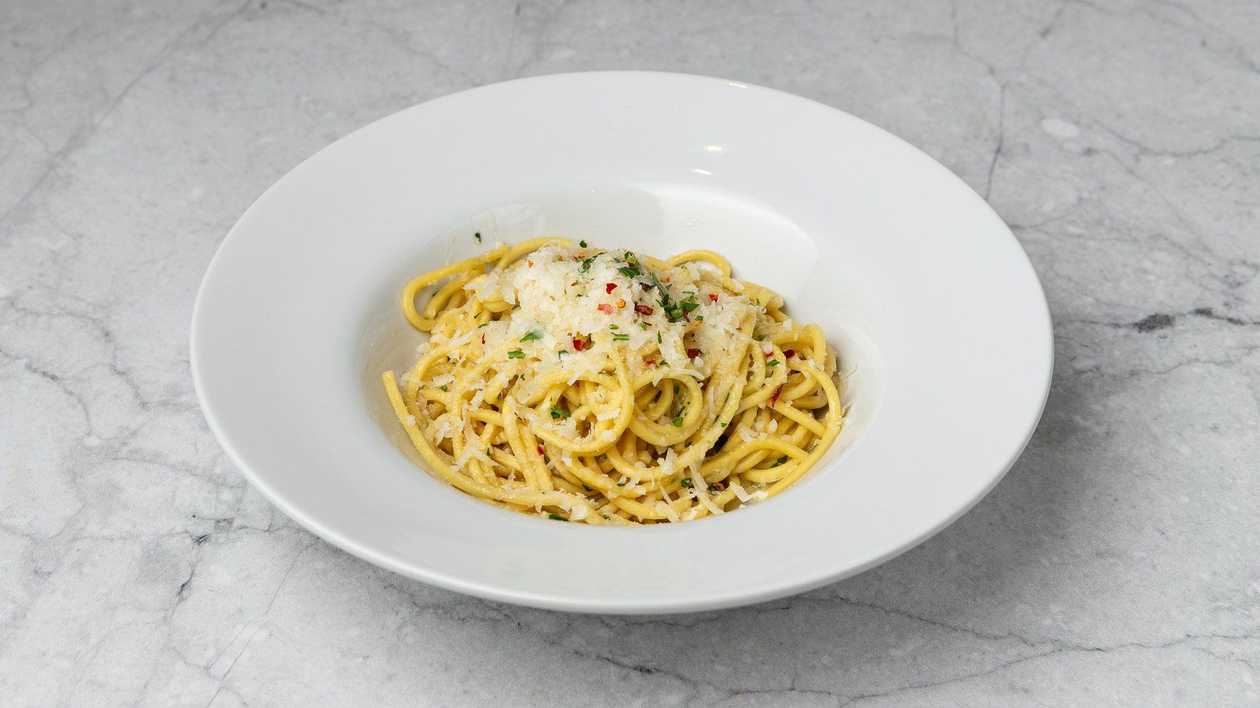 Spaghetti al Aglio Ee Olio