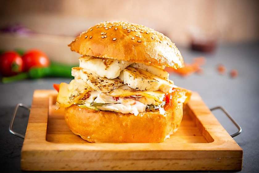 Halloumi vegetarian burger
