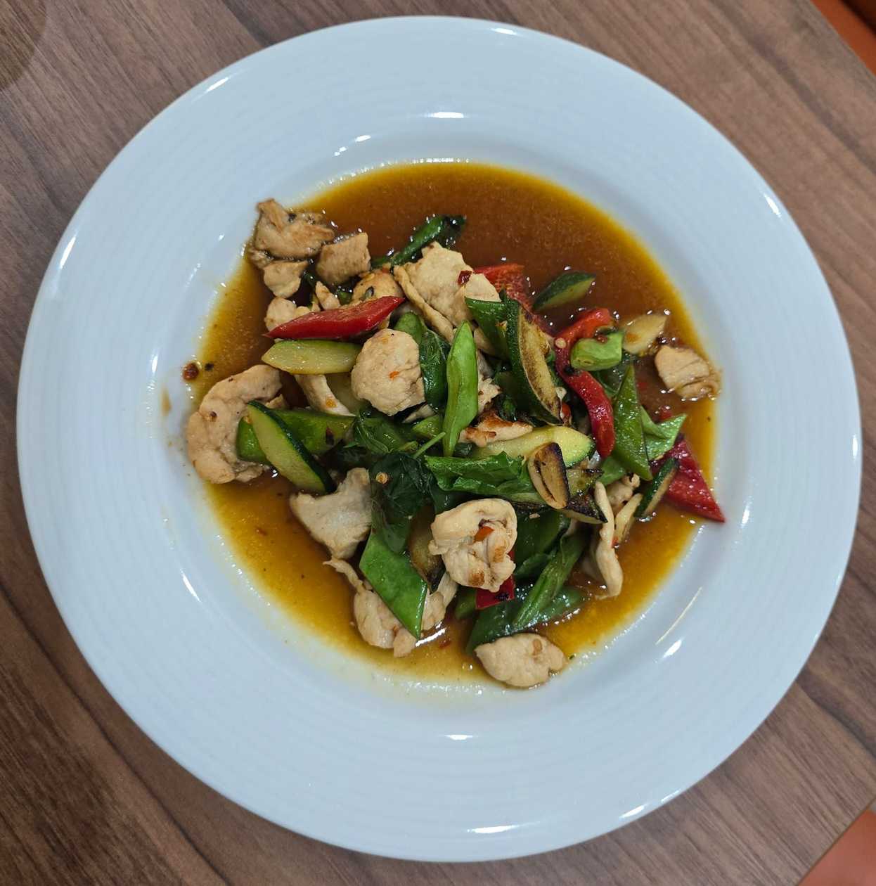 Stir-fried Chicken with Basil