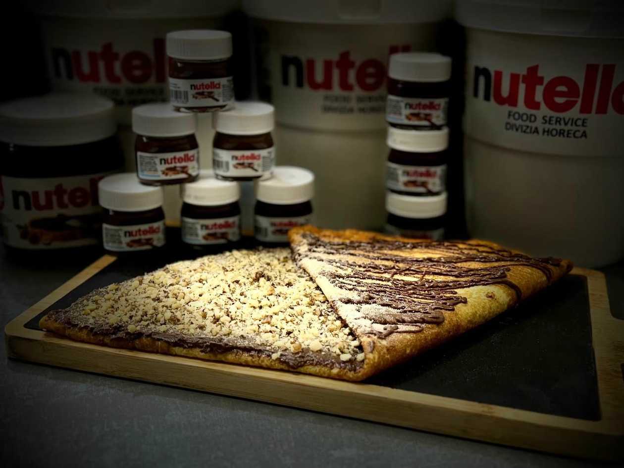 Crepe with Nutella and walnut