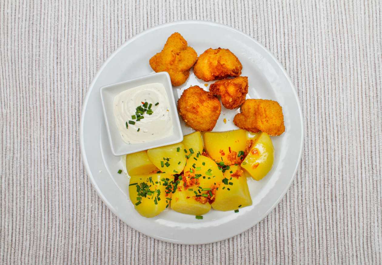 Smažený Květák, Vařený Brambor, Máslo, Cibulka, Tatarka