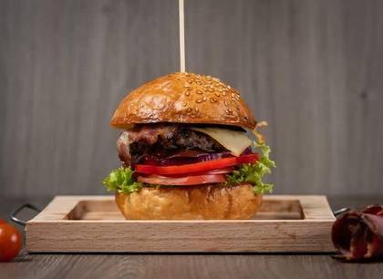 Mini bacon cheeseburger