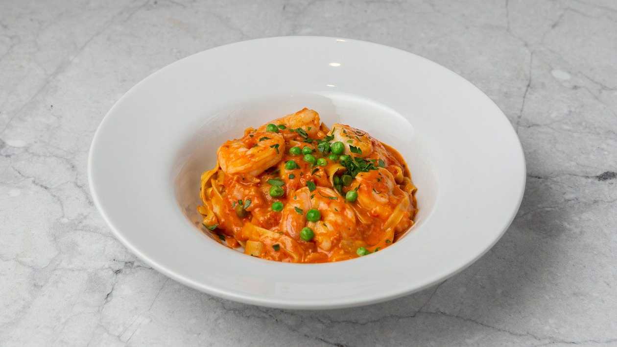Fettuccine con Gamberi e Piselli