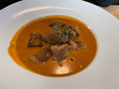 Red curry beef
